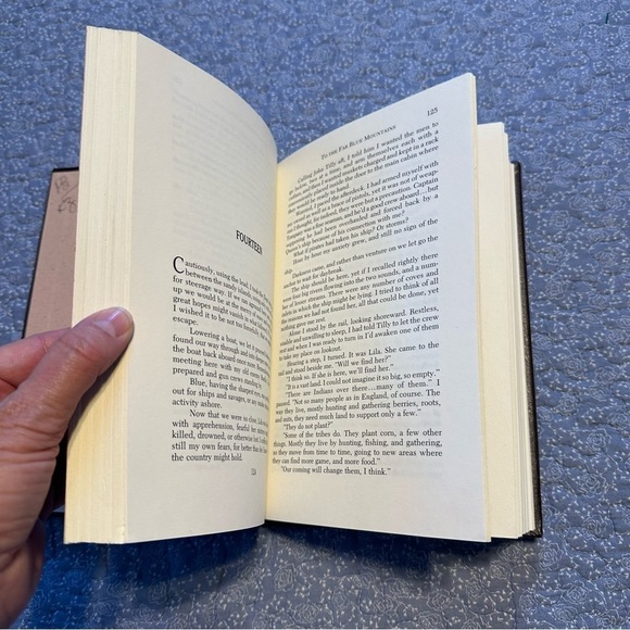 Louis L’Amour Book Leatherette Brown Gold Letters To The Far Blue Mountians - Picture 7 of 7